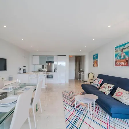 Wonderful 2 Bedrooms With Sea View And Pool !