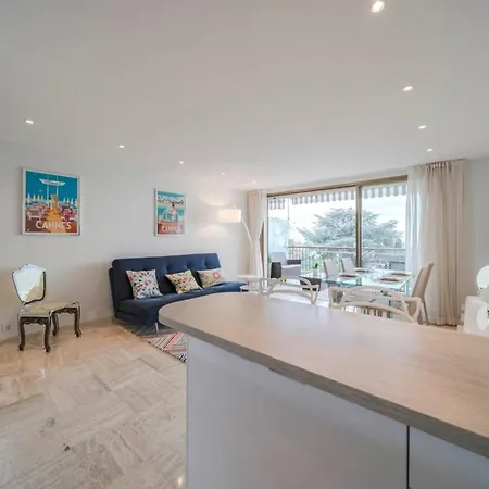 Wonderful 2 Bedrooms With Sea View And Pool ! Appartamento