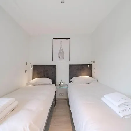 Wonderful 2 Bedrooms With Sea View And Pool ! *